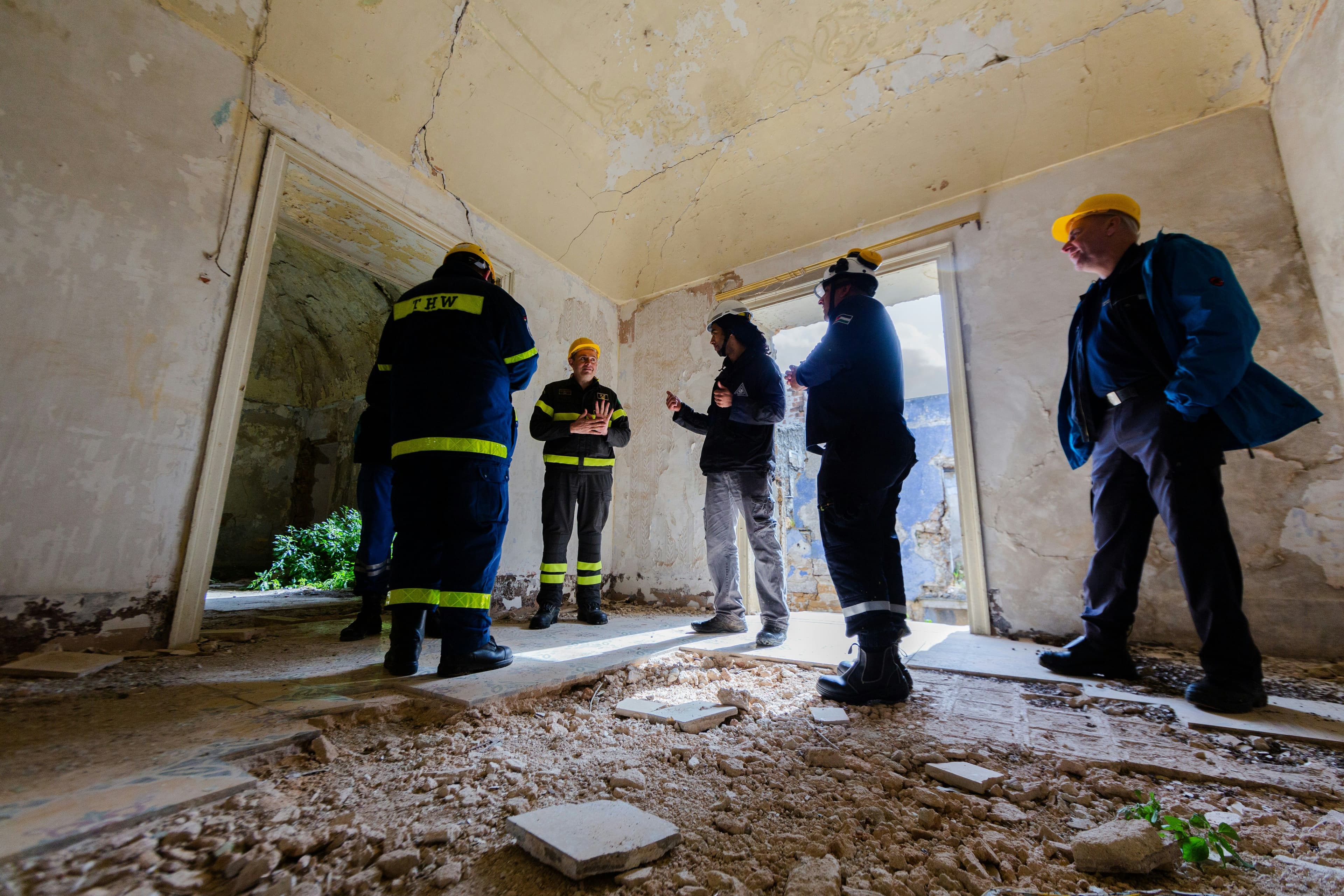 Image of rake con doing discussions for safety analyzation.